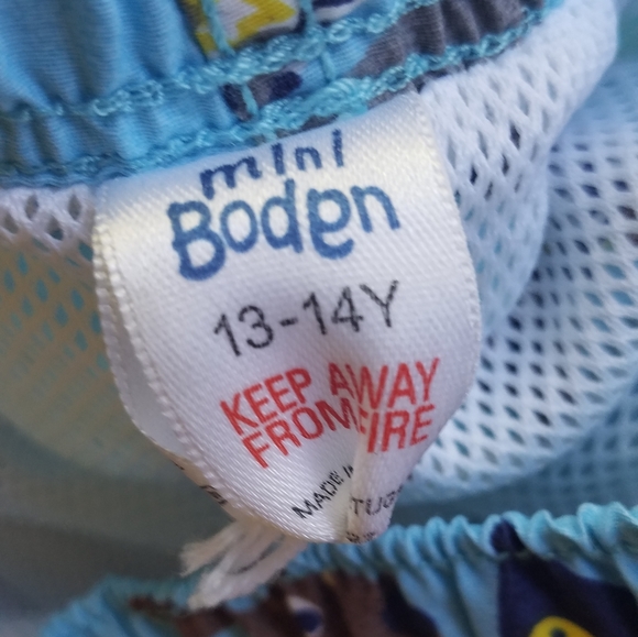 BODEN Boys Swim Trunks - Picture 3 of 3